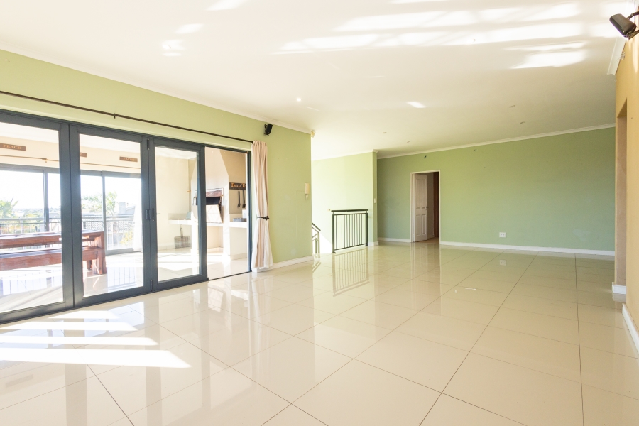 To Let 4 Bedroom Property for Rent in Kaapsig Western Cape
